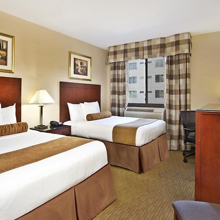 Best Western Plus Arena Hotel Nova York Exterior foto
